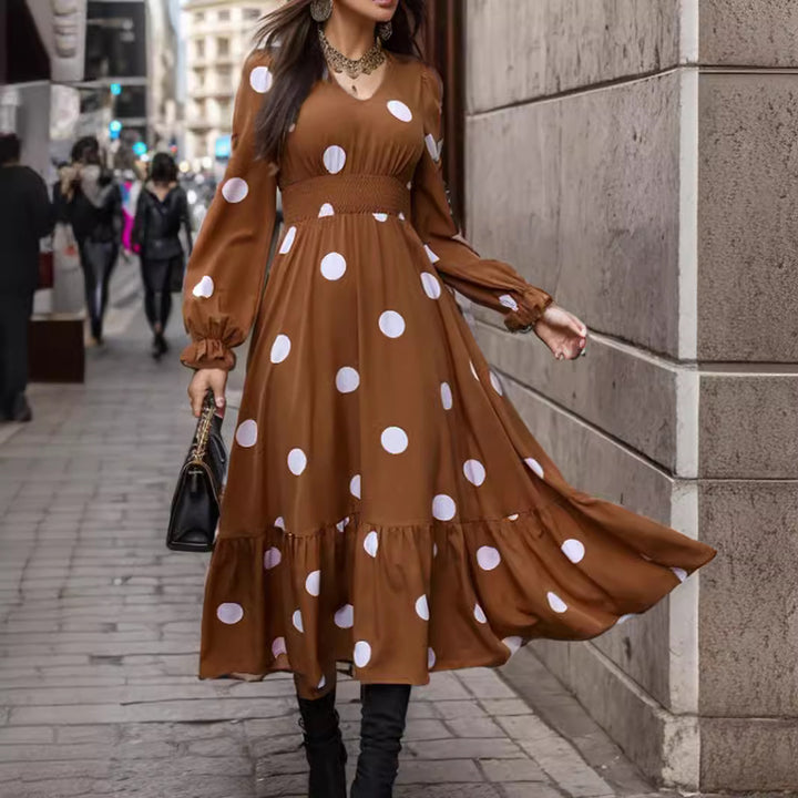 Dame maxikjole med voluminøse ærmer og moderne polka-dot mønster Stilla