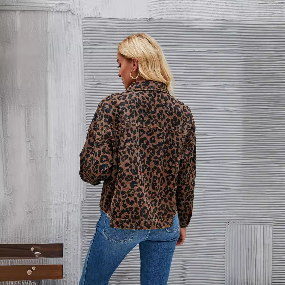 Dame denimjakke i trendy leopardprint Stilla