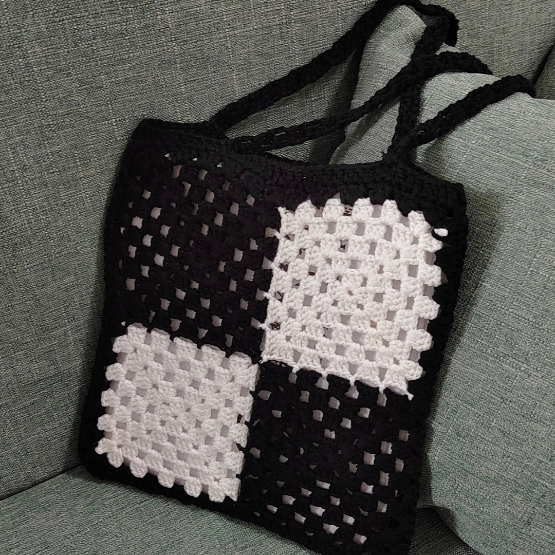 Dame hæklede indkøbs-taske i moderigtigt patchwork-design Stilla