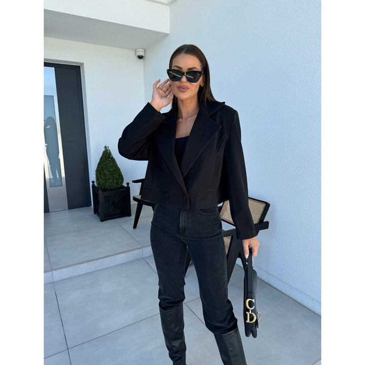 Dame moderigtig kort blazer Stilla