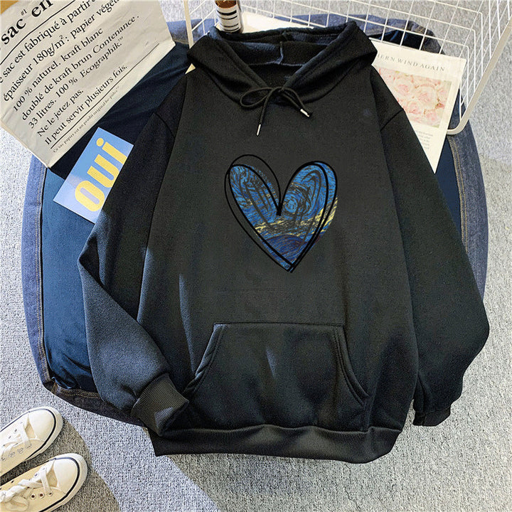 Kvinders hoodie med kunstnerisk hjerte design Skovae