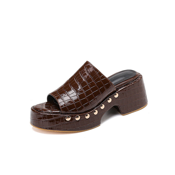Femme Chunky Platform Slide Sandaler med dekorative nitter Stilla