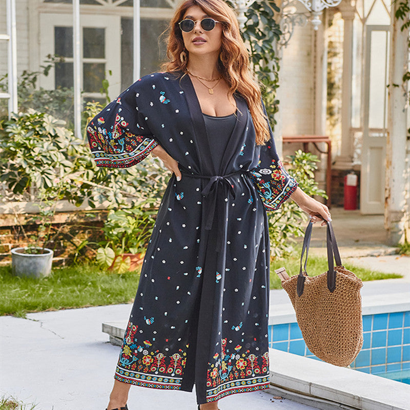 Dame luftig strandkaftan med farverigt blomsterbroderi Stilla
