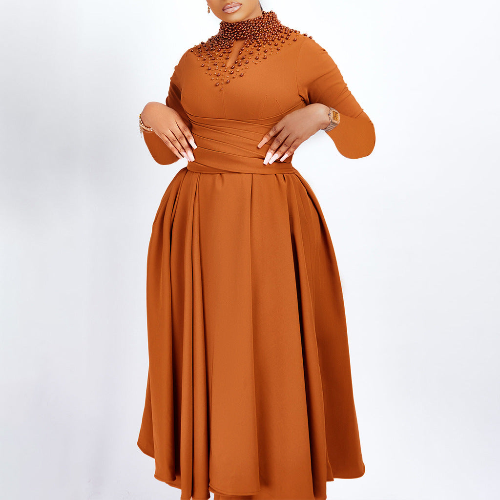 Dame festligt maxikjole med eksklusiv perlebesætning og elegant vikkelook Stilla