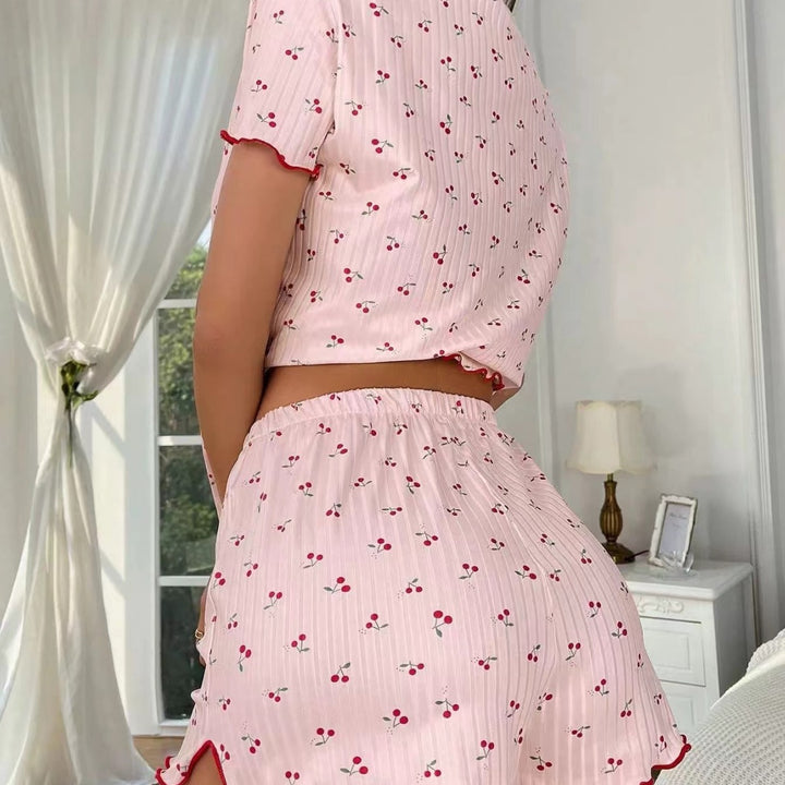 Dame betagende kortærmet pyjamasæt med kirsemønster Stilla