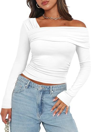 Dame asymmetrisk langærmet skjorte med drapering og off-shoulder design Stilla