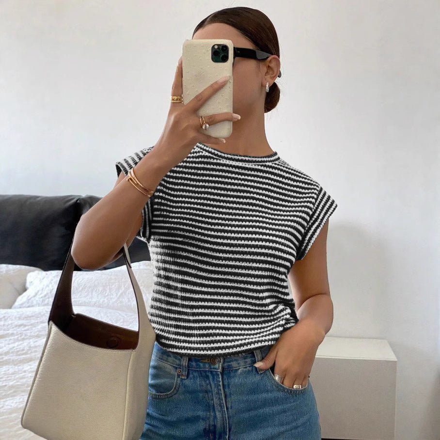 Dame stribet T-shirt med elegant snit og kort ærme Stilla
