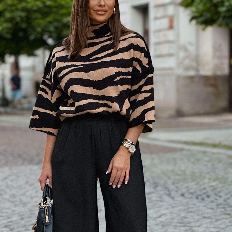 Dame moderigtig sweater i zebra-mønster Stilla