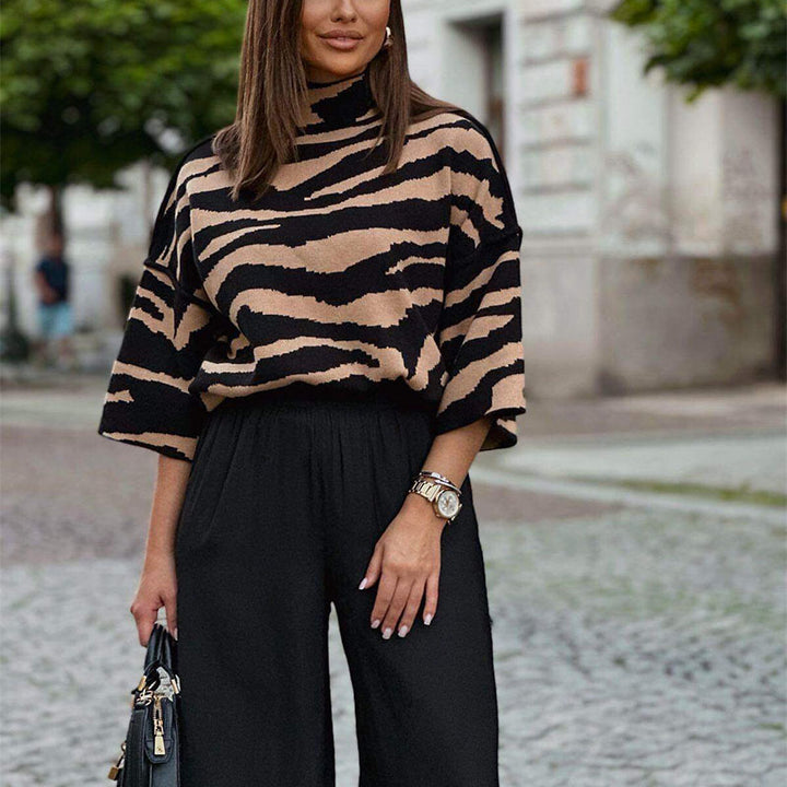 Dame moderigtig sweater i zebra-mønster Stilla