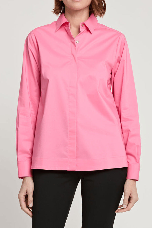 Dame klassisk langærmet bluse med elegant knapliste og moderne snit Stilla