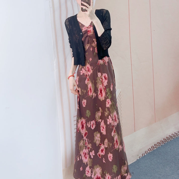 Dame maxikjole med blomstertryk og elegant, figursyet snit Stilla