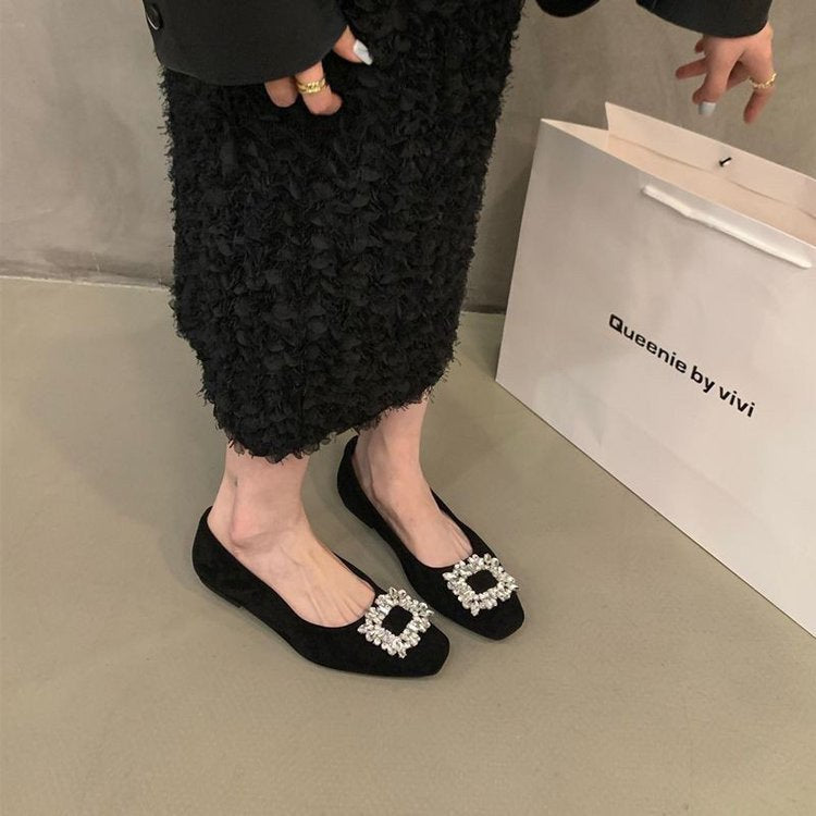 Dame Smarte Ballerinas med glitrende smykkedetalje og komfortabelt fodseng Stilla