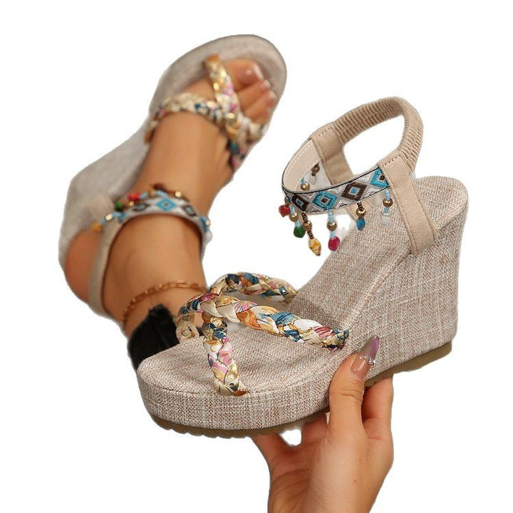Dame Wedge-sandaler med farverigt geometrisk mønster og stilige remme Stilla