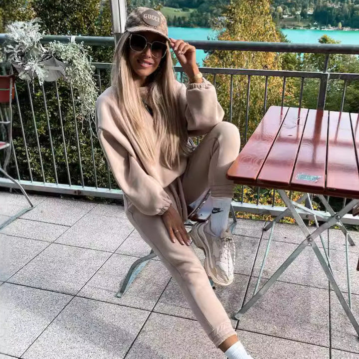 Stilla | Moderigtigt ensfarvet sweatshirt casual sæt