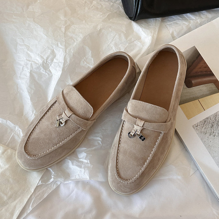 Femme Soft Suede Slipper-Mokkasiner med Dekorativt Vedhæng Stilla