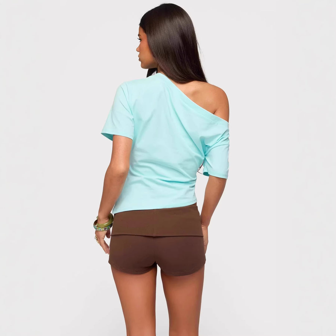 Dame asymmetrisk top med off-shoulder design og korte ærmer Skovae