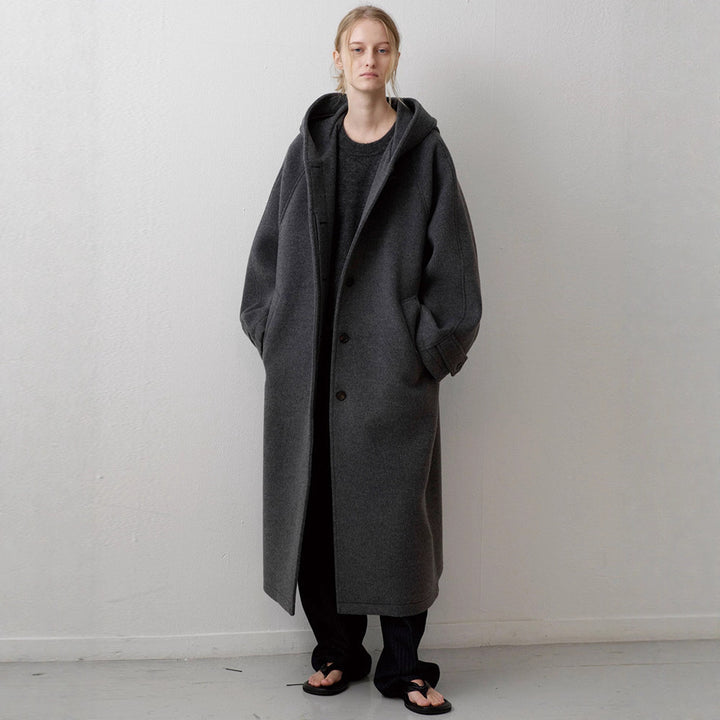 Kvinders elegante oversized jakke med hætte og praktiske lommer Stilla