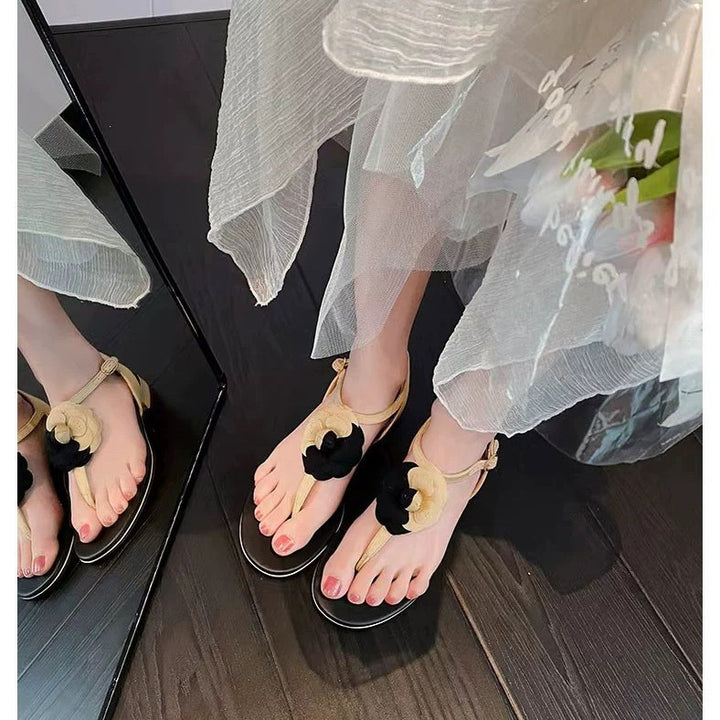 Dame sandaler med floral dekoration og komfortabel fodseng Stilla