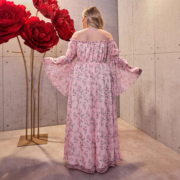 Damernes maxikjole med off-shoulder design og blomsterdetaljer Stilla