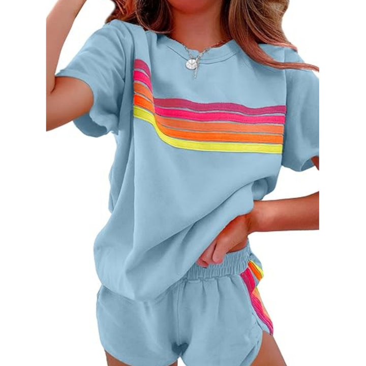 Dame afslappet fritids-sæt med stribet T-shirt og shorts Stilla