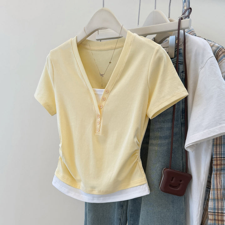 Dame afslappet V-hals knap lukning T-shirt med rynkede sider Stilla