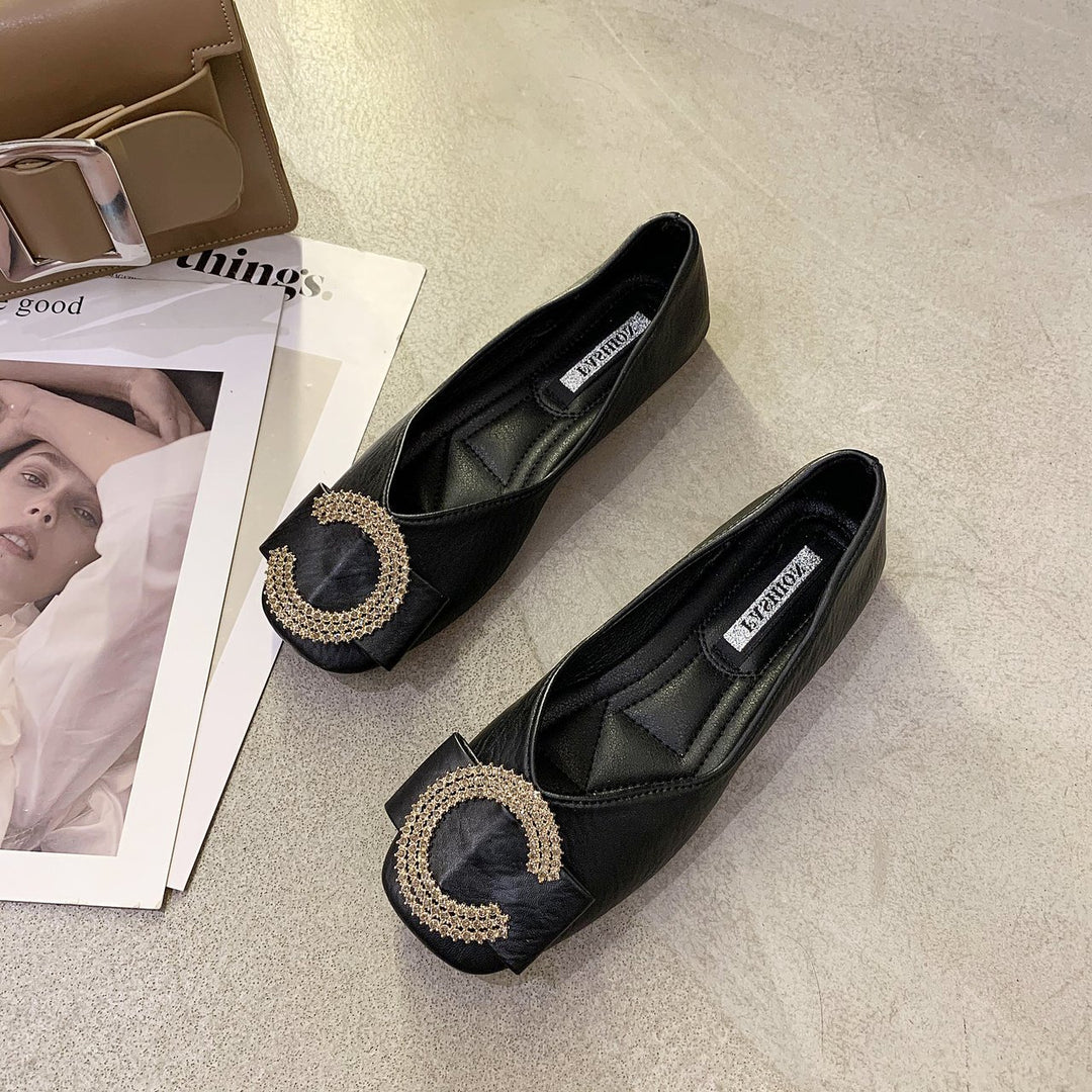 Dame elegante med strass dekorerede flade mules Stilla
