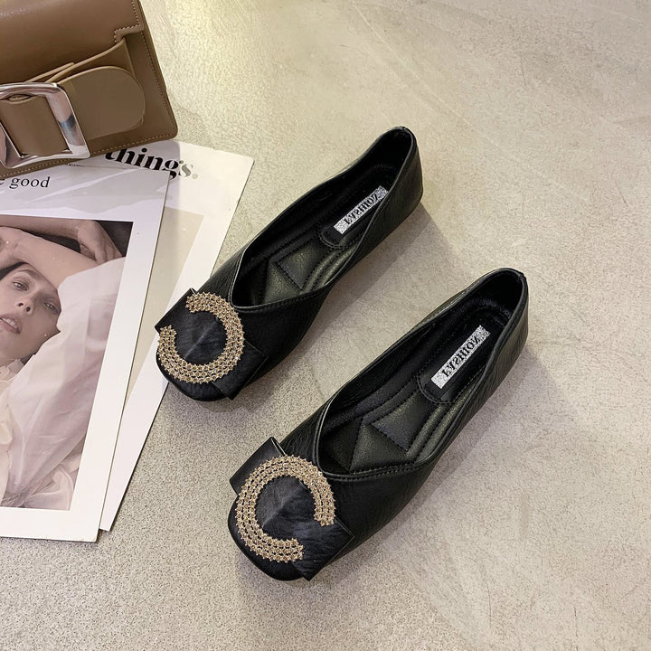 Dame elegante med strass dekorerede flade mules Stilla