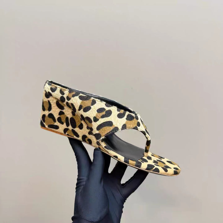 Femme Stilfulde Åbne Tå Thong Sandaler med Slankt Design  Stilla