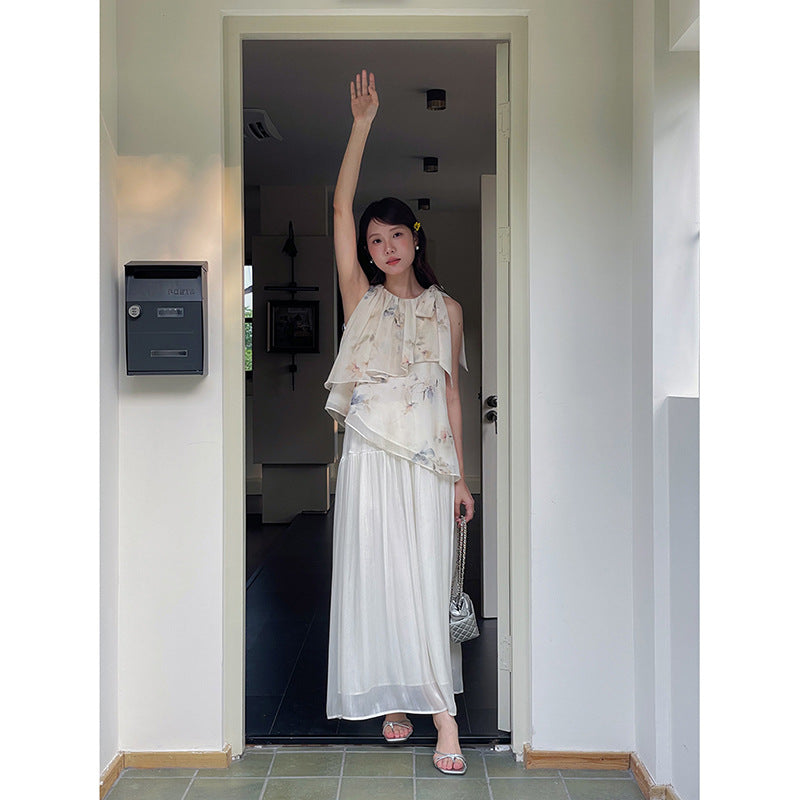Dame rynketop i let chiffon med blomstret design og indpakningsdetalje Stilla