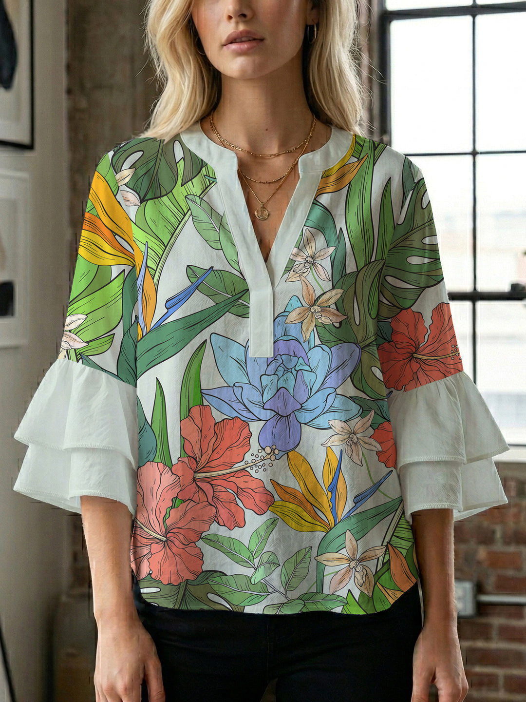 Dame elegant bluser med voluminøse rucheærmer og grafisk blomsterdesign Skovae