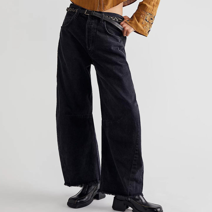 Damevidde jeans med moderigtigt slag og frynset kanter Stilla