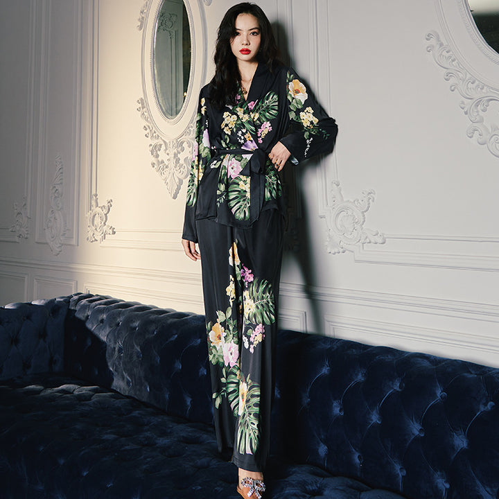 Dame Satin Pyjamas Sæt med voluminøs Krave og elegante Flæse detaljer Stilla