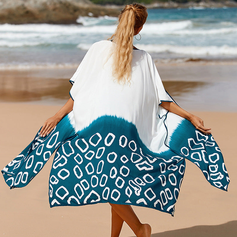 Dame Strandkimono med moderne grafisk design og luftig silhuet Stilla