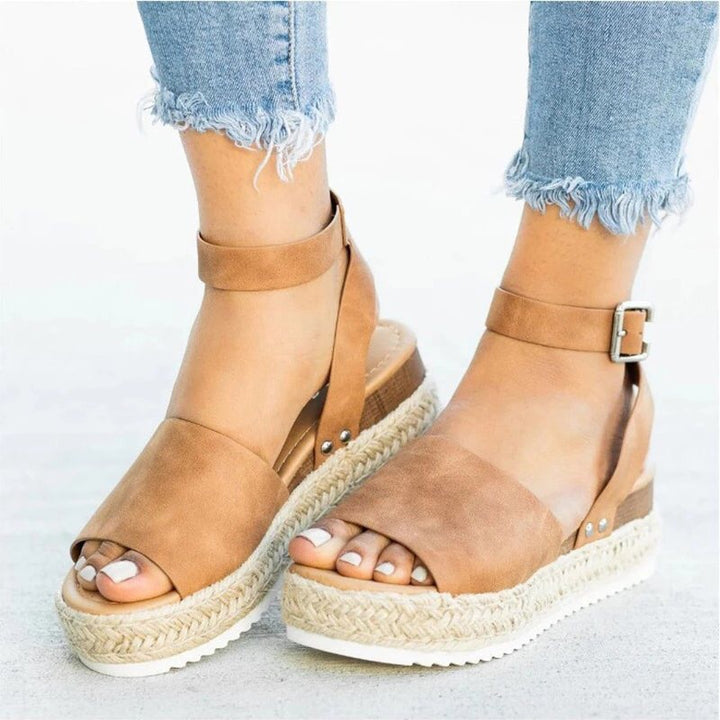 Dame Plateau-sandaler med justerbar rem og skridsikker sål Stilla