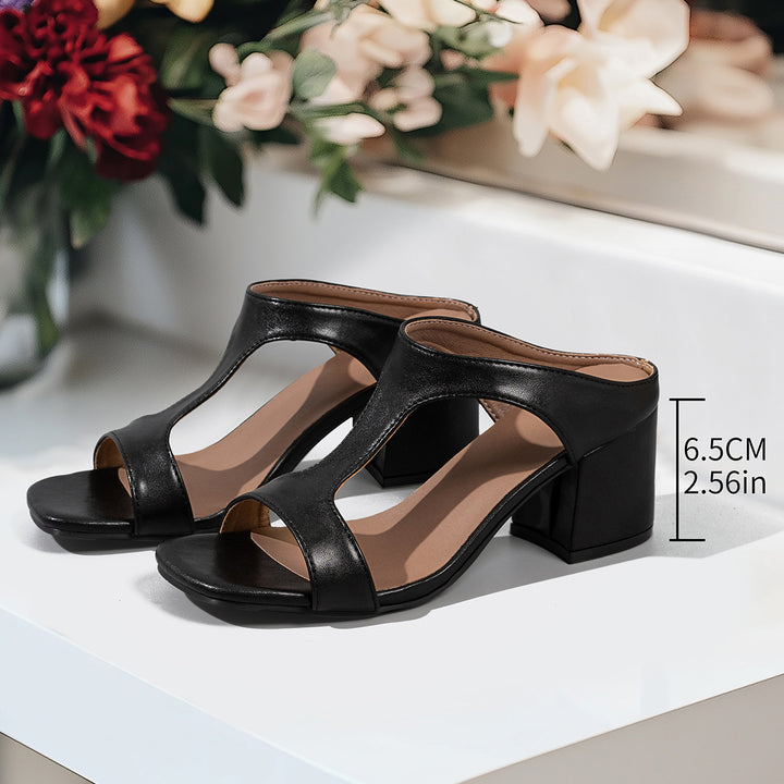 Dame blokhælsandaler med elegant cut-out design og komfortabelt fodseng Stilla