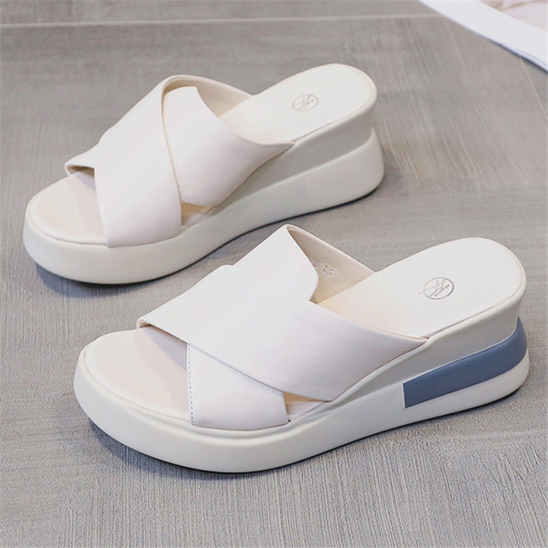 Dame platform sandal med moderigtigt krydsbånd Stilla