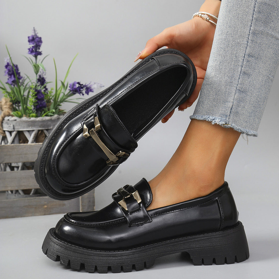 Dame Chunky Loafers med robust profil og elegante metalakenter Stilla