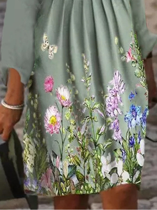 Dame fritidskjole med dekorative plisseringer og elegante knapdetaljer Stilla
