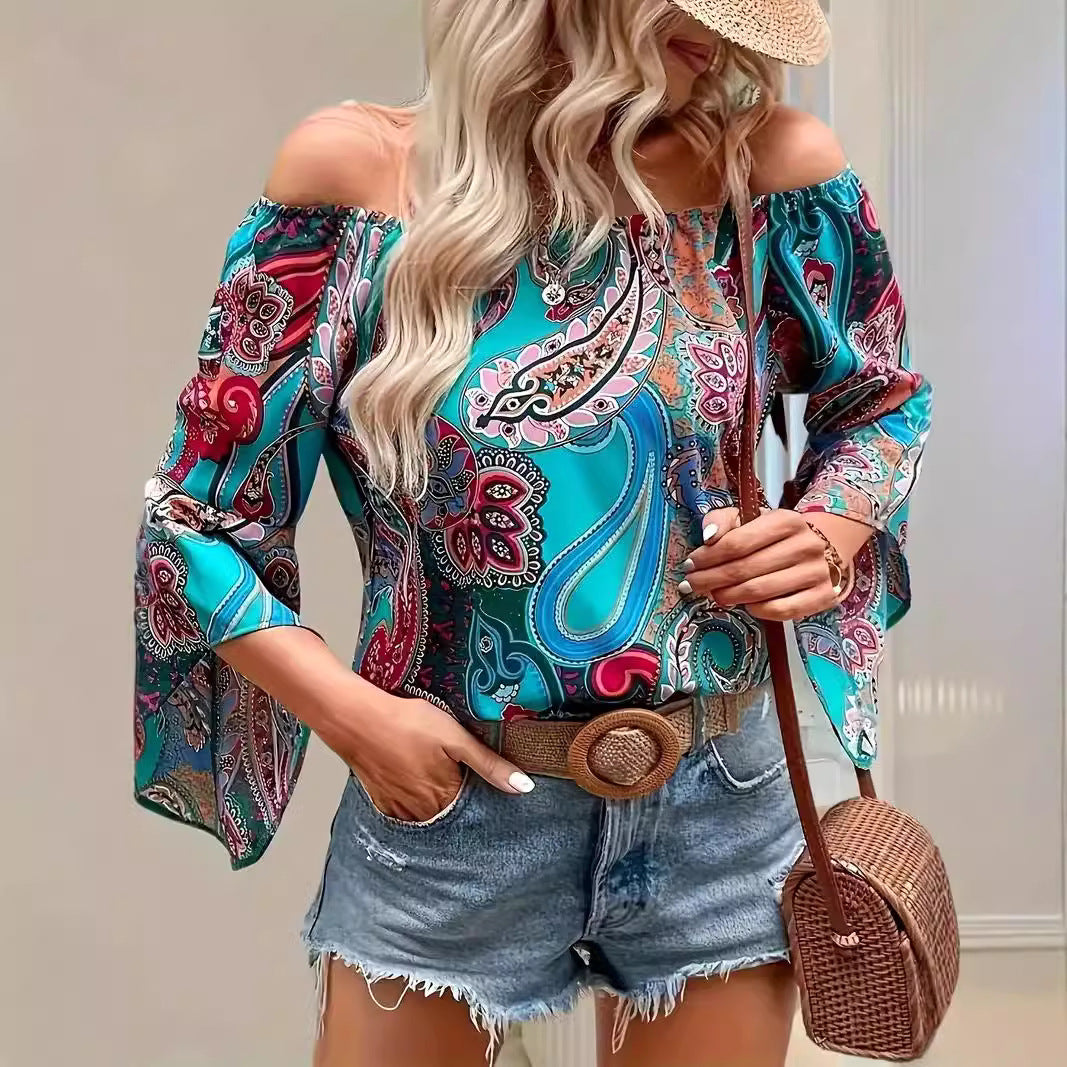 Dame Off-Shoulder Bluse med farverigt paisleymønster og bredde udtrukne ærmer Stilla