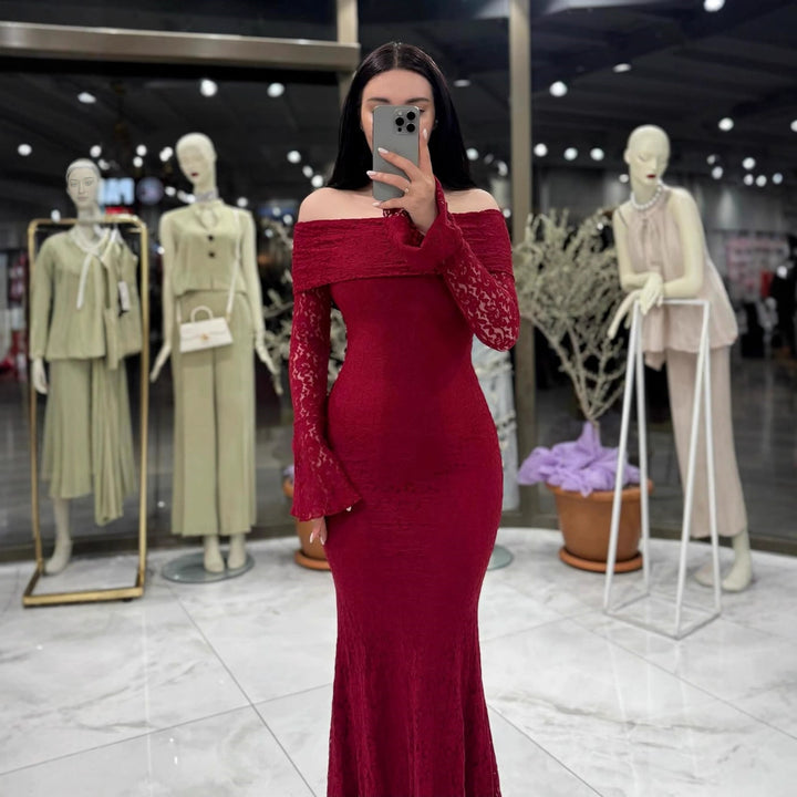 Damer Elegant Blondekjole med Off-Shoulder Design og Skøder Skovae