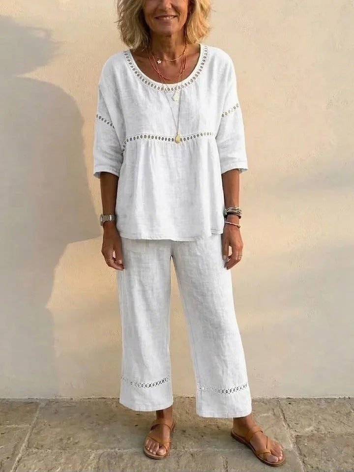 Kvinders komplette loungewear sæt lavet af linned med luftig pasform og blonde detaljer Skovae