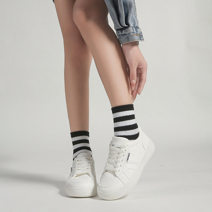 Dame fritidssneakers med åndbar sål og sporty design Stilla