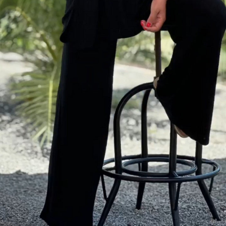 Dame Lækkert to-delt outfit med åndbare materialer og elegante striber Stilla