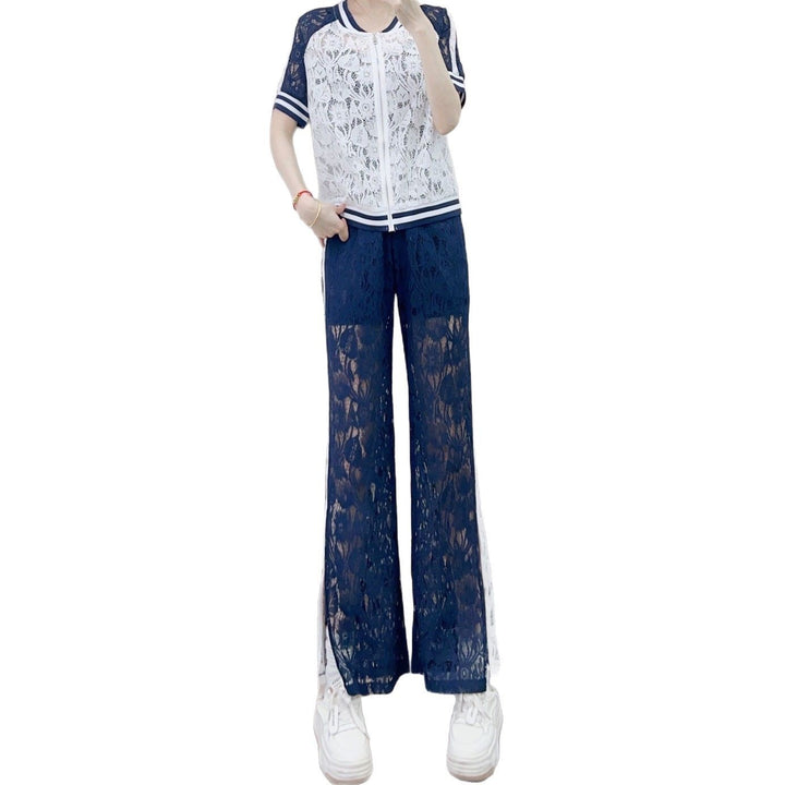 Dame Elegant Loungewear-sæt lavet af fin spids med sporty accenter og afslappet pasform Stilla