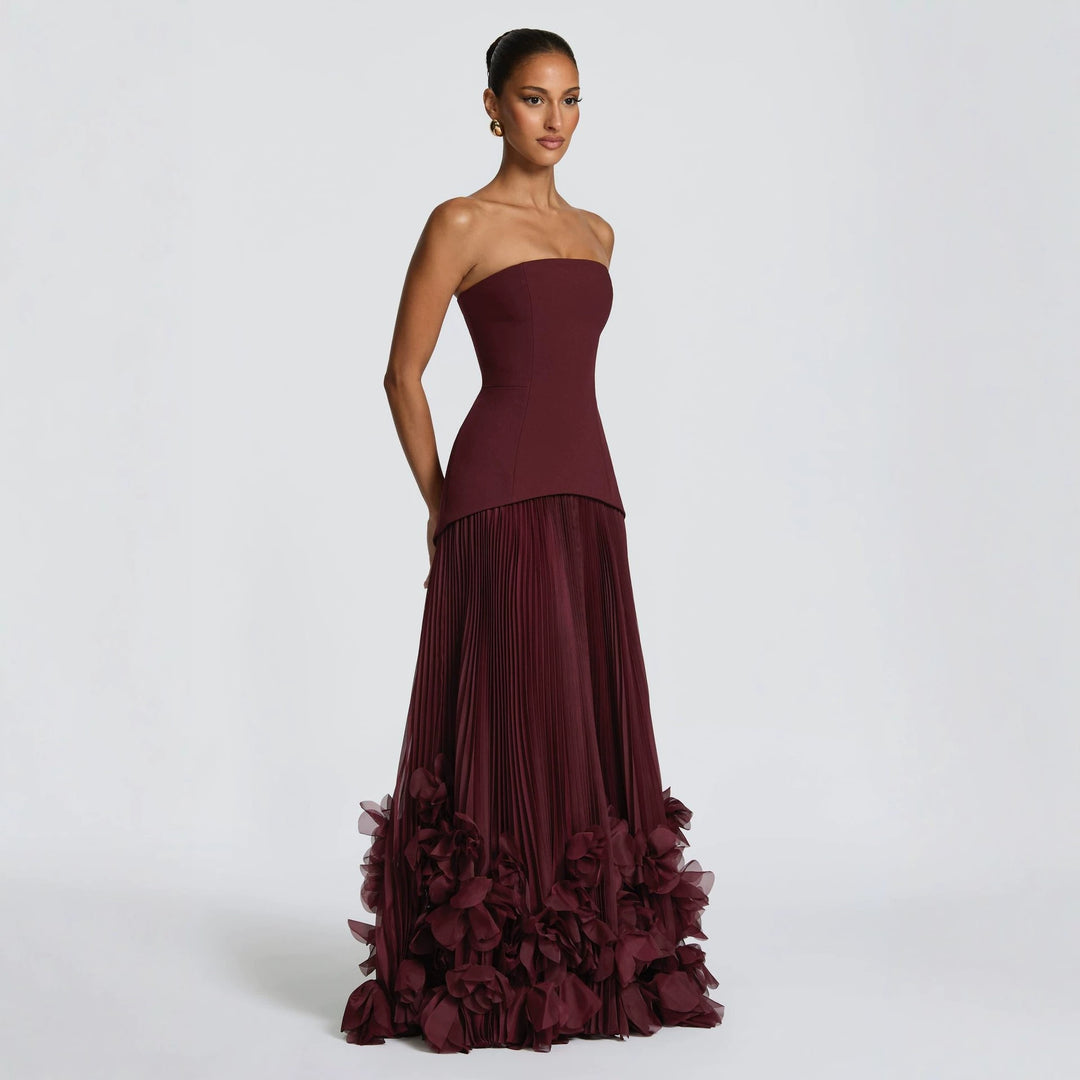 Dame strapless maxikjole med flydende skørt og blomstret detalje Skovae