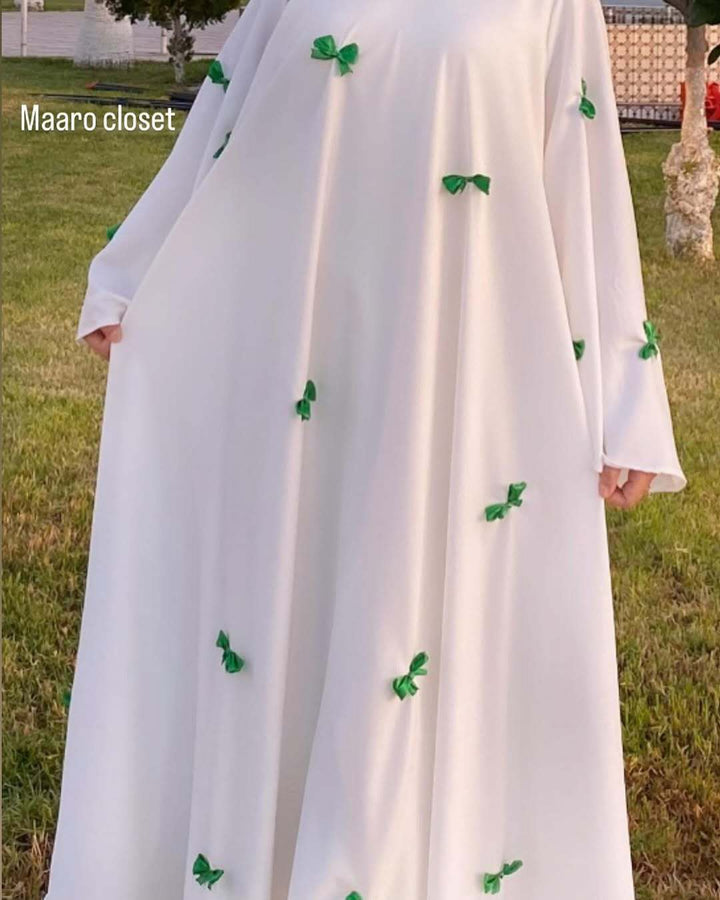 Dame elegant Maxikjole med fine flæser og florale accenter Stilla