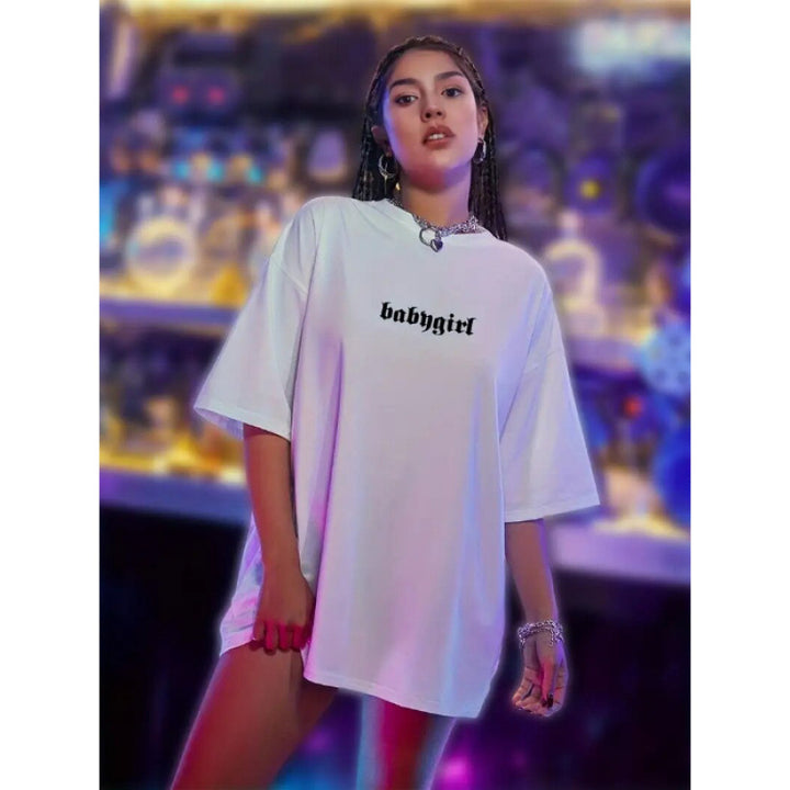 Dame Oversized T-Shirt med statement-design Stilla
