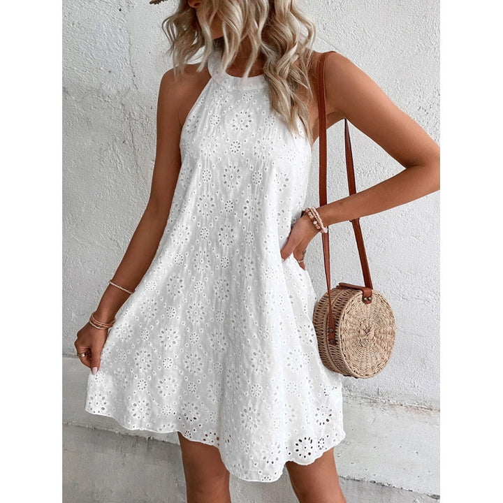 Femme Eyelet Halterneck Swingkjole Stilla