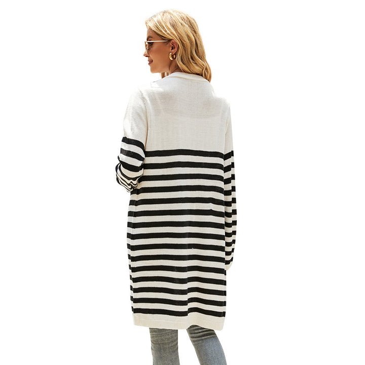 Dame Lang Strikjakke med elegante Striber Stilla