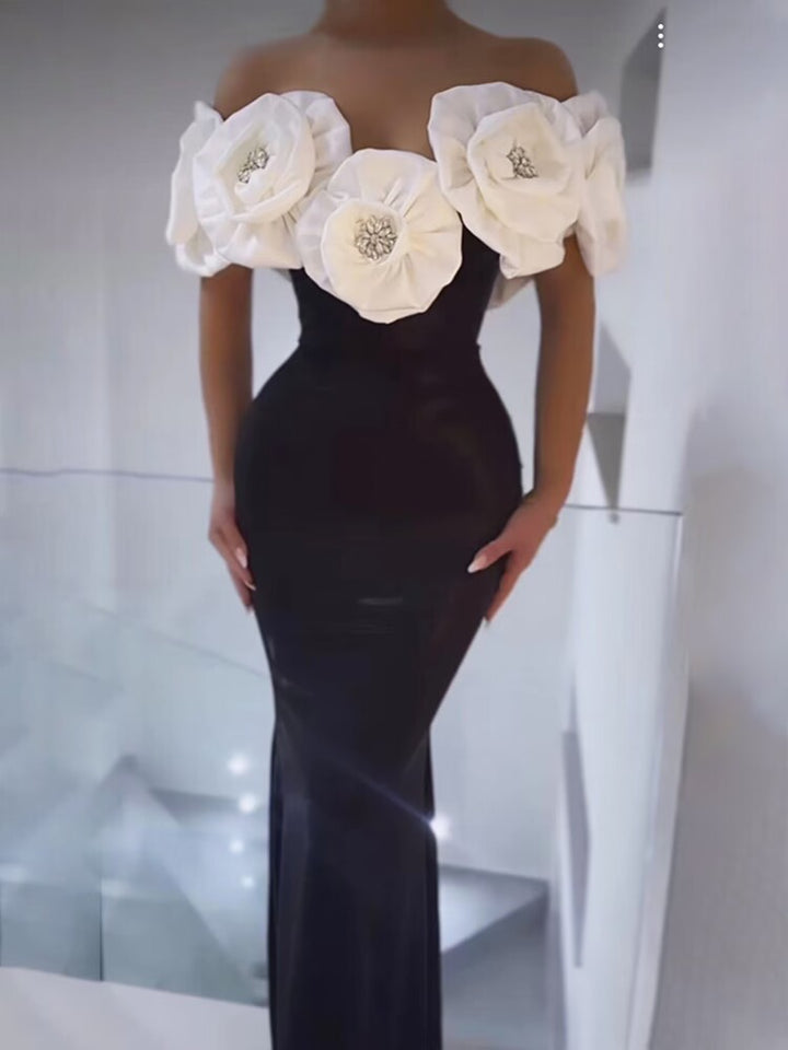 Dame Maxikjole med voluminøse blomsterformede applikationer Stilla
